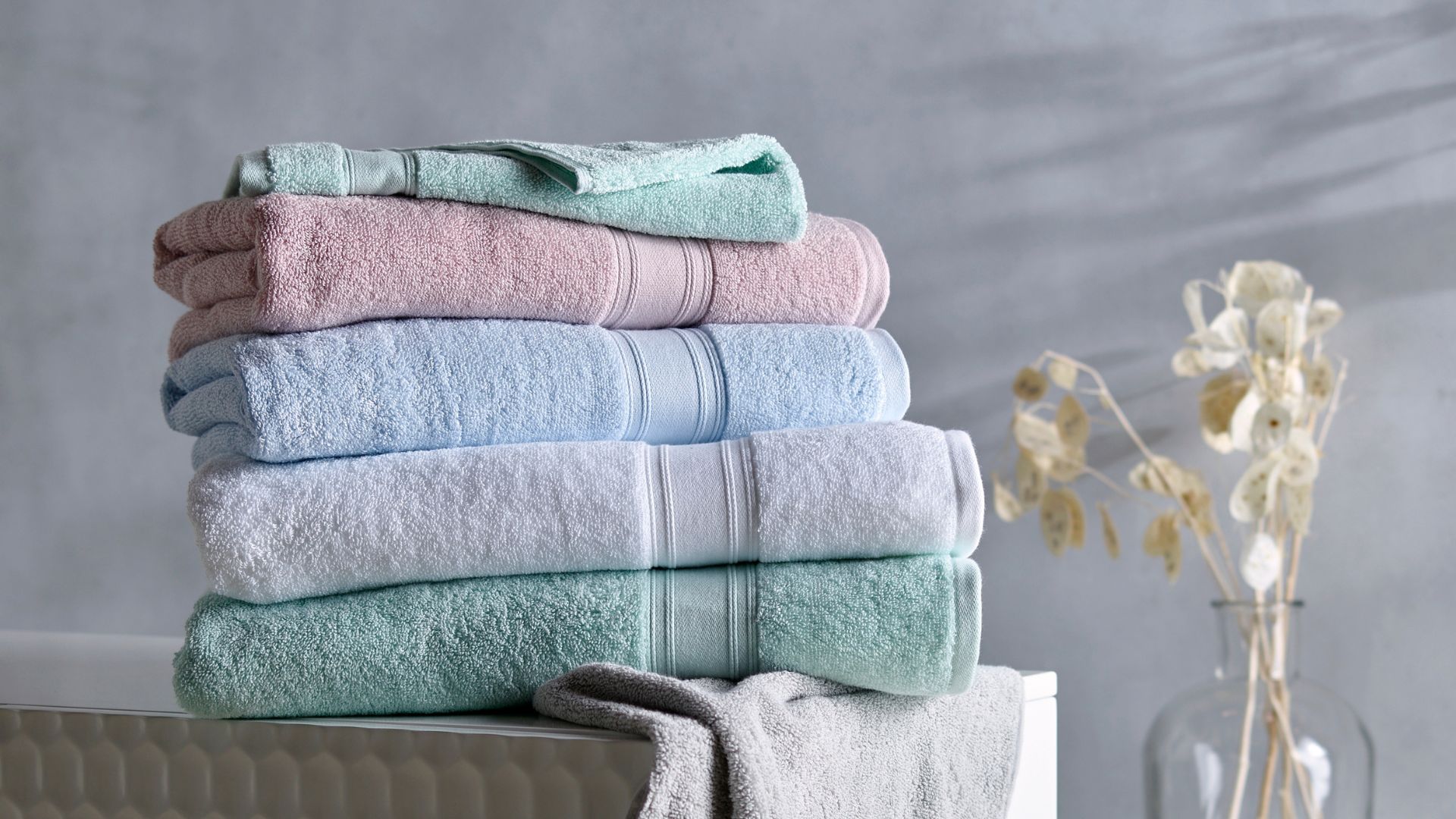 How to wash towels properly?