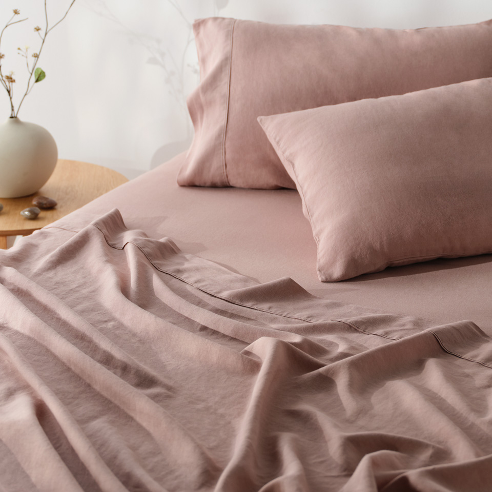 Dusty pink KOO bed sheets & pillowcases Dusty pink KOO bed sheets & pillowcases