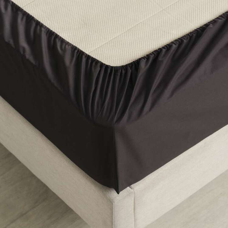 KOO 250 Thread Count Fitted Sheet Black
